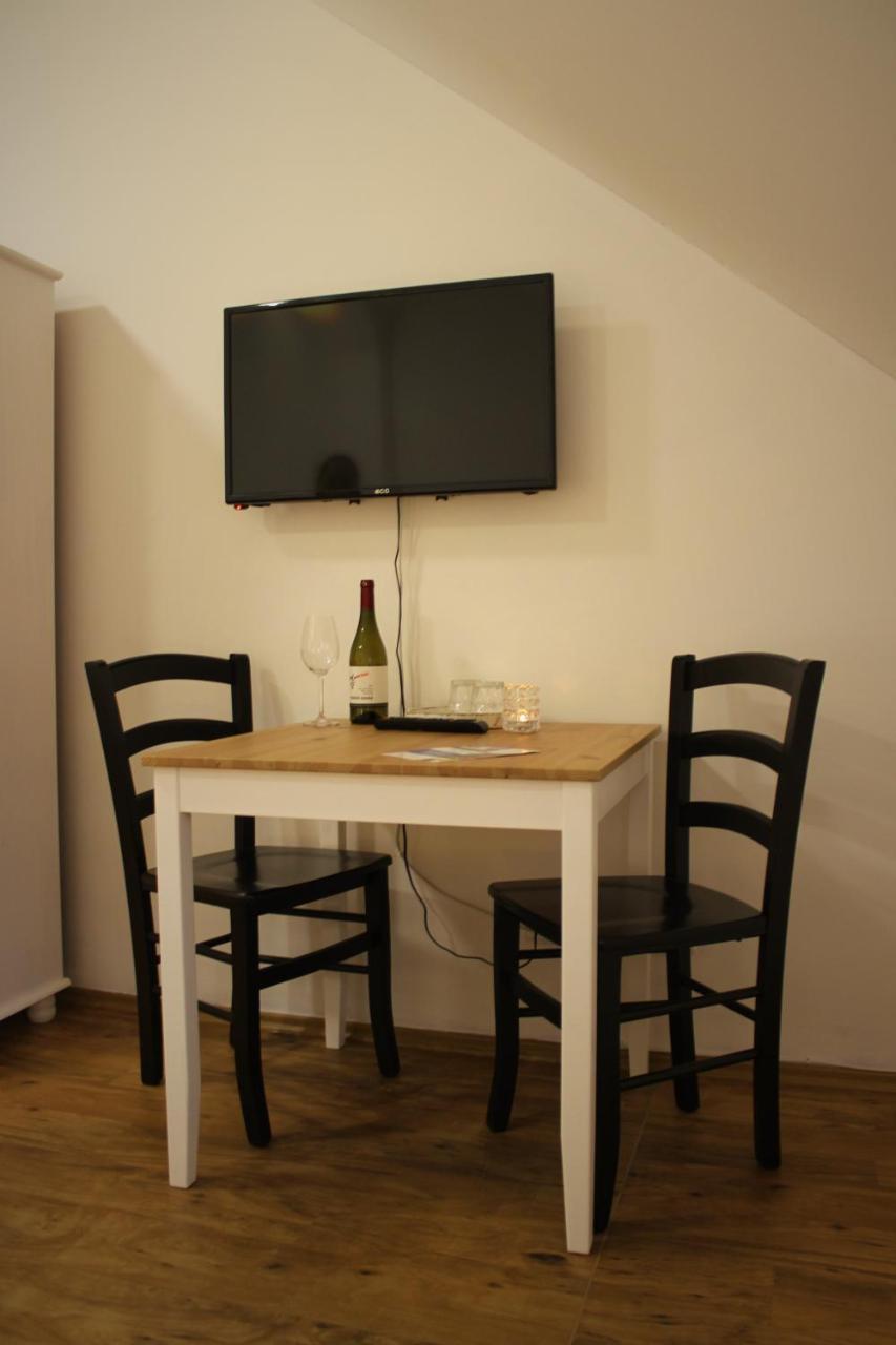 Penzion A Restaurace U Reky Ledeč nad Sázavou Exterior foto