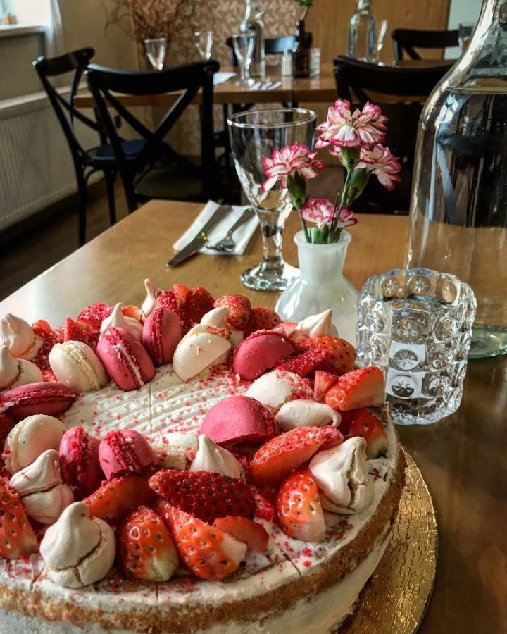 Penzion A Restaurace U Reky Ledeč nad Sázavou Exterior foto